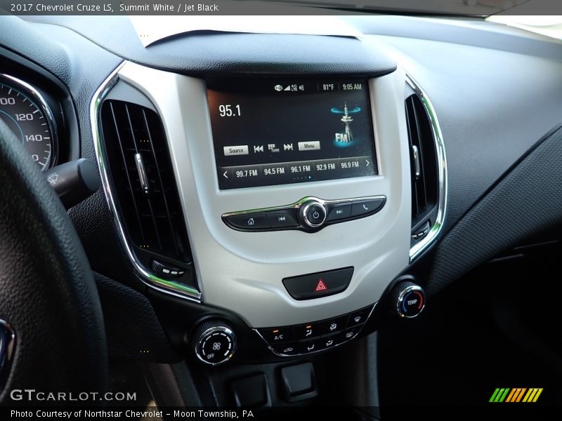 Summit White / Jet Black 2017 Chevrolet Cruze LS