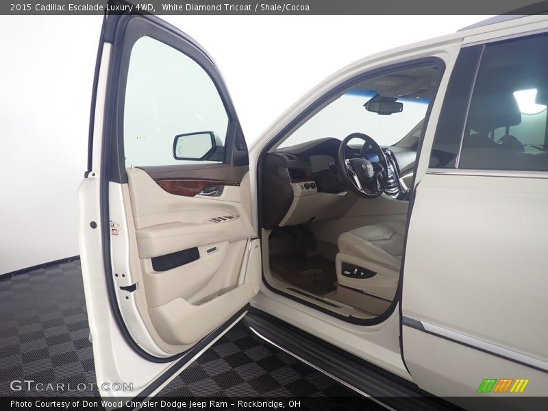 White Diamond Tricoat / Shale/Cocoa 2015 Cadillac Escalade Luxury 4WD