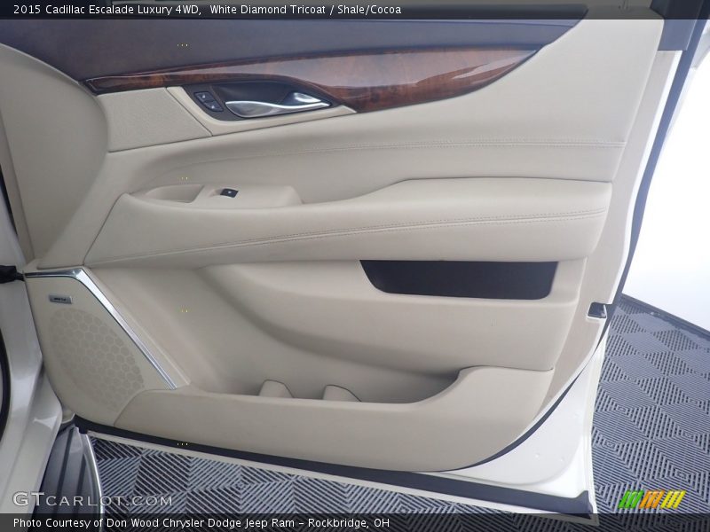White Diamond Tricoat / Shale/Cocoa 2015 Cadillac Escalade Luxury 4WD