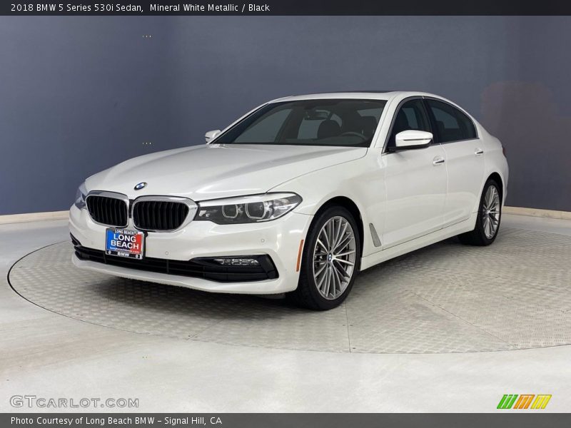 Mineral White Metallic / Black 2018 BMW 5 Series 530i Sedan