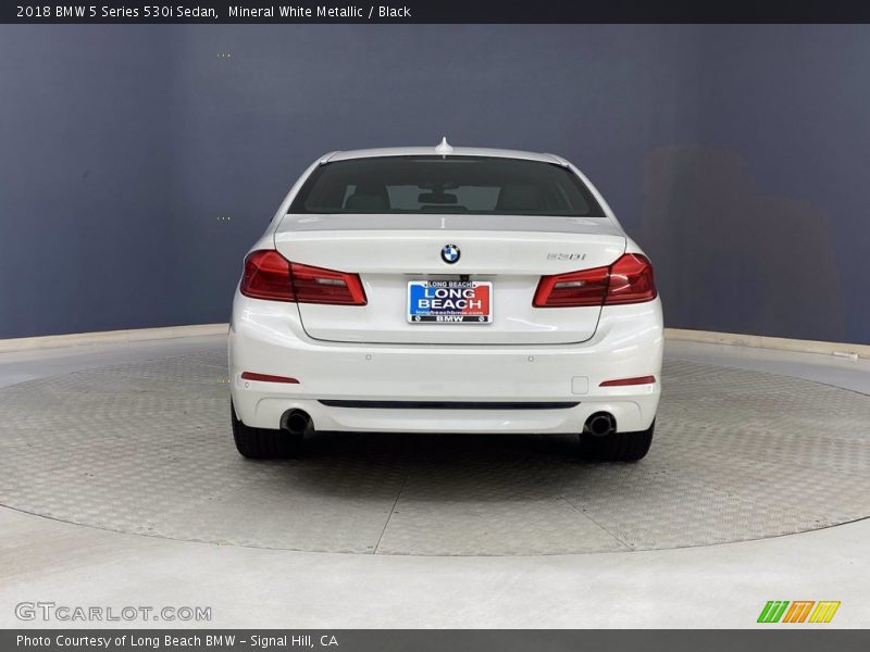 Mineral White Metallic / Black 2018 BMW 5 Series 530i Sedan