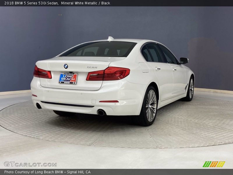 Mineral White Metallic / Black 2018 BMW 5 Series 530i Sedan