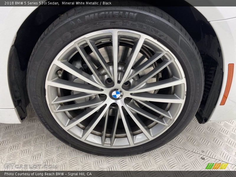 Mineral White Metallic / Black 2018 BMW 5 Series 530i Sedan
