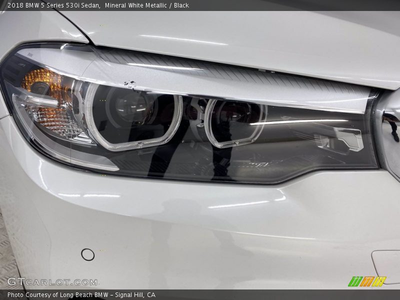 Mineral White Metallic / Black 2018 BMW 5 Series 530i Sedan