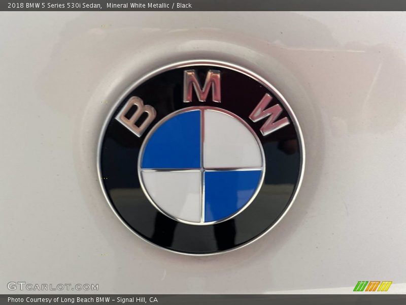 Mineral White Metallic / Black 2018 BMW 5 Series 530i Sedan