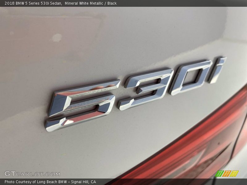Mineral White Metallic / Black 2018 BMW 5 Series 530i Sedan