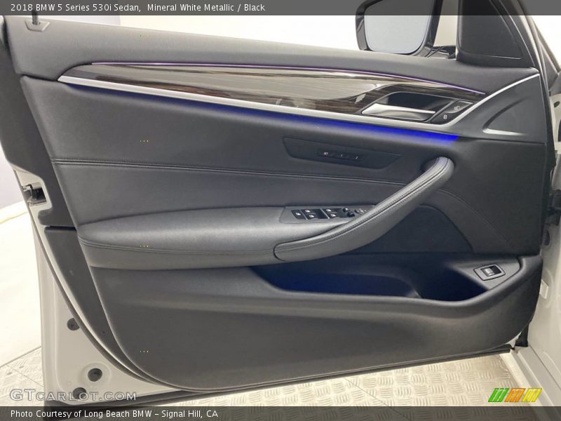 Mineral White Metallic / Black 2018 BMW 5 Series 530i Sedan