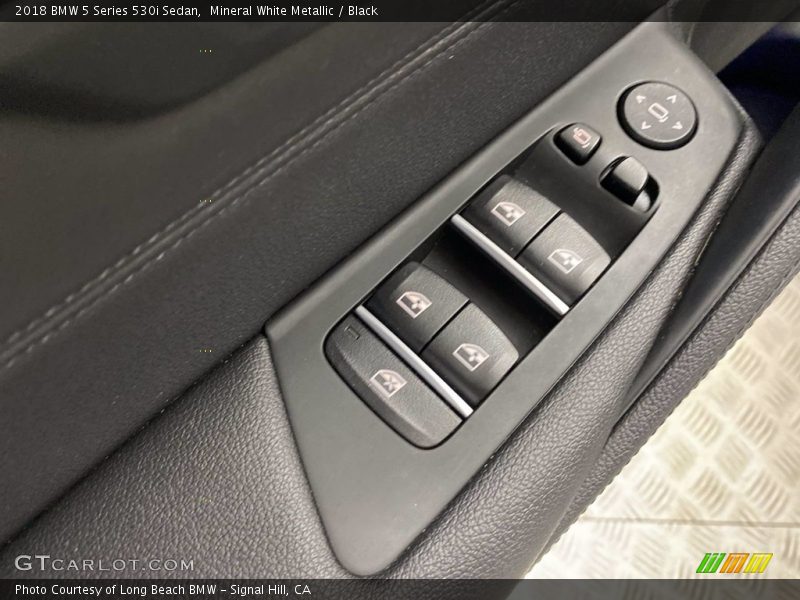 Mineral White Metallic / Black 2018 BMW 5 Series 530i Sedan