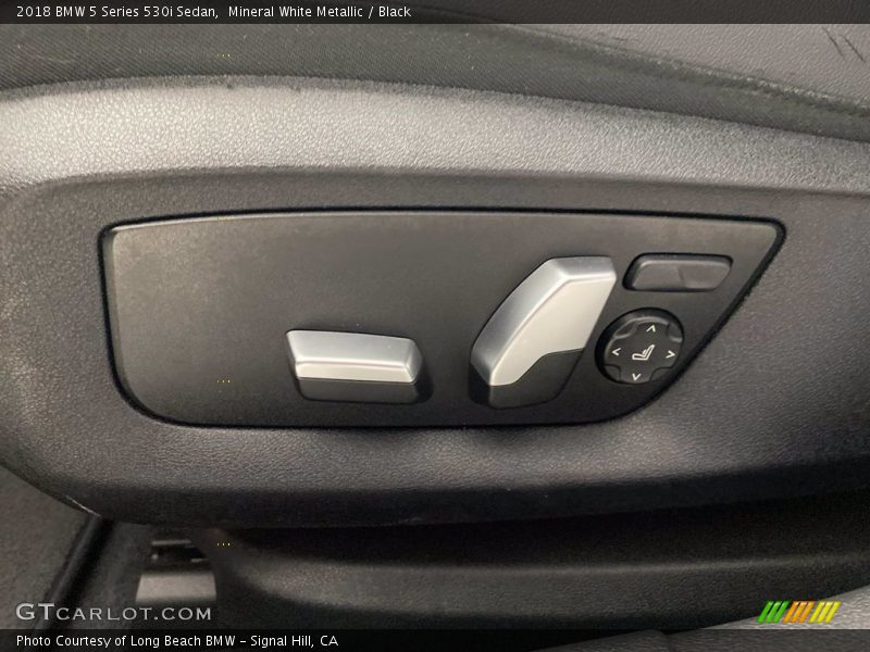 Mineral White Metallic / Black 2018 BMW 5 Series 530i Sedan