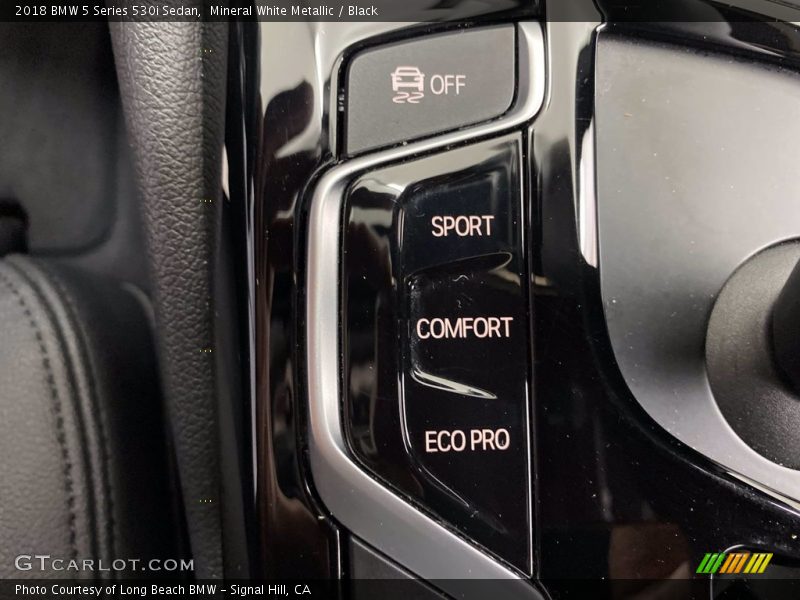 Mineral White Metallic / Black 2018 BMW 5 Series 530i Sedan