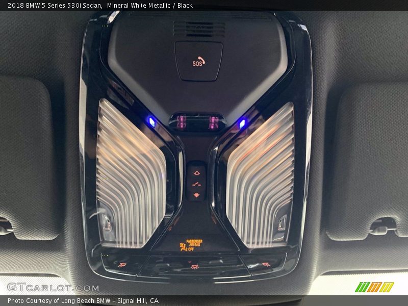 Mineral White Metallic / Black 2018 BMW 5 Series 530i Sedan