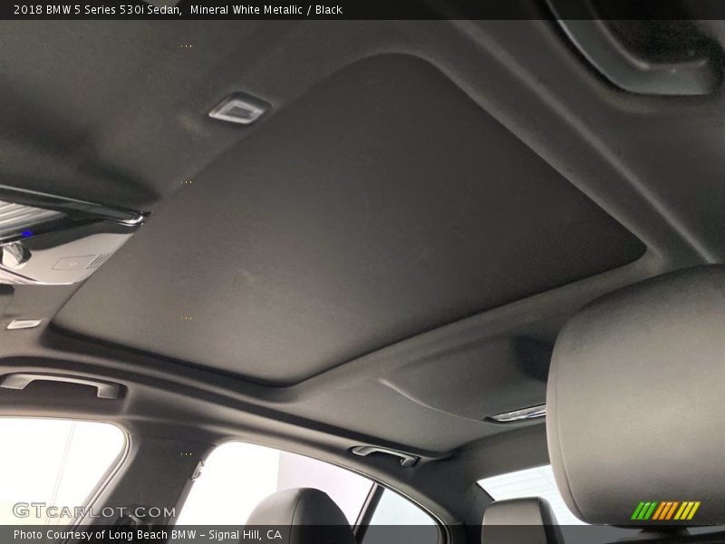 Mineral White Metallic / Black 2018 BMW 5 Series 530i Sedan