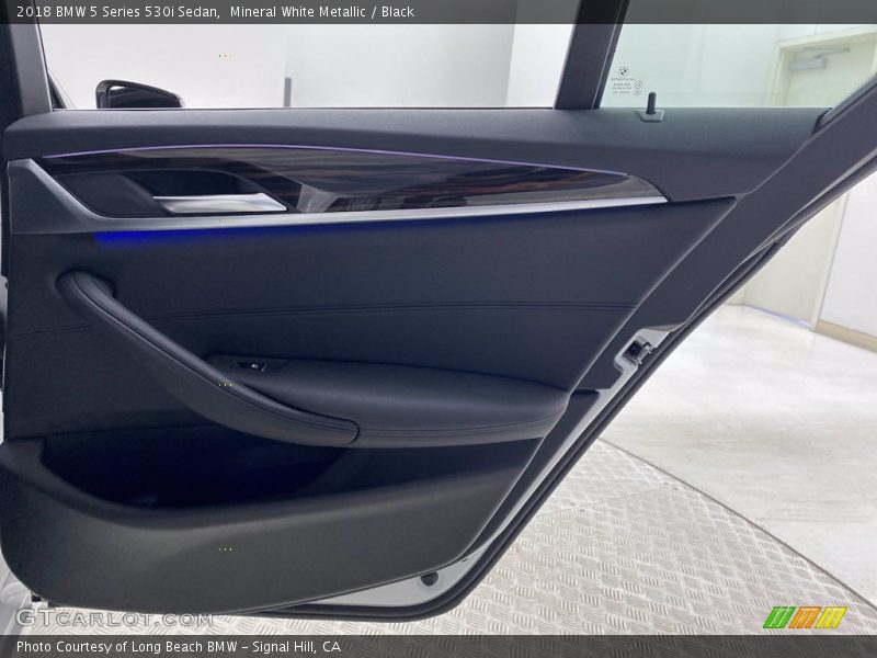 Mineral White Metallic / Black 2018 BMW 5 Series 530i Sedan