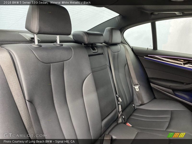 Mineral White Metallic / Black 2018 BMW 5 Series 530i Sedan