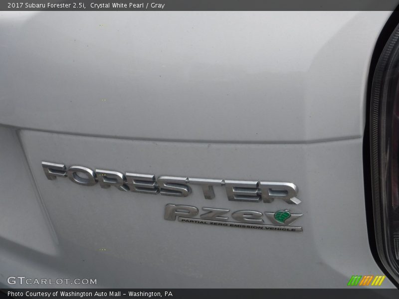 Crystal White Pearl / Gray 2017 Subaru Forester 2.5i