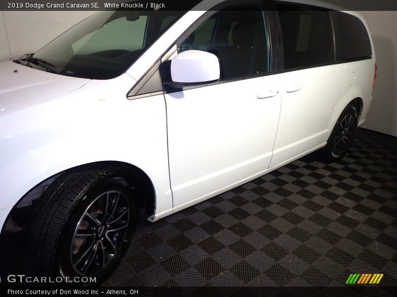 White Knuckle / Black 2019 Dodge Grand Caravan SE