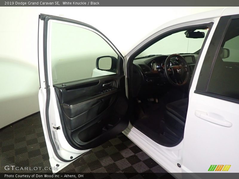 White Knuckle / Black 2019 Dodge Grand Caravan SE
