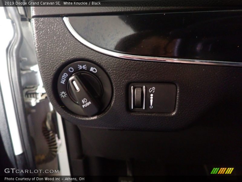 White Knuckle / Black 2019 Dodge Grand Caravan SE