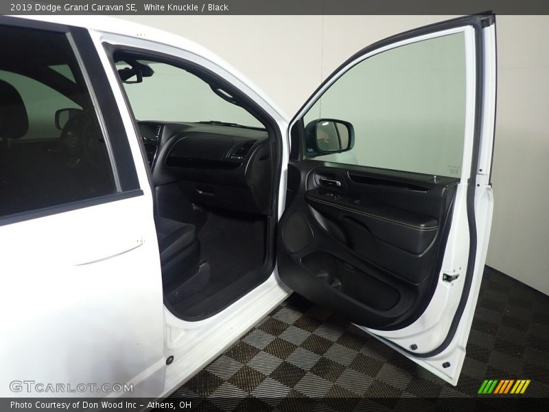 White Knuckle / Black 2019 Dodge Grand Caravan SE