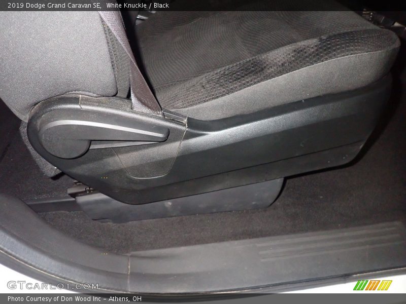 White Knuckle / Black 2019 Dodge Grand Caravan SE