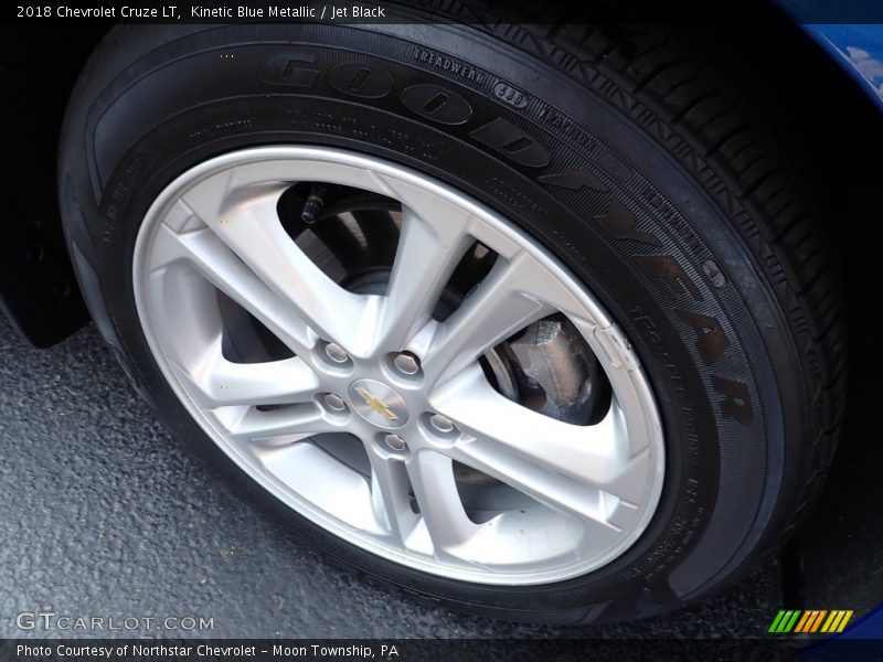 Kinetic Blue Metallic / Jet Black 2018 Chevrolet Cruze LT
