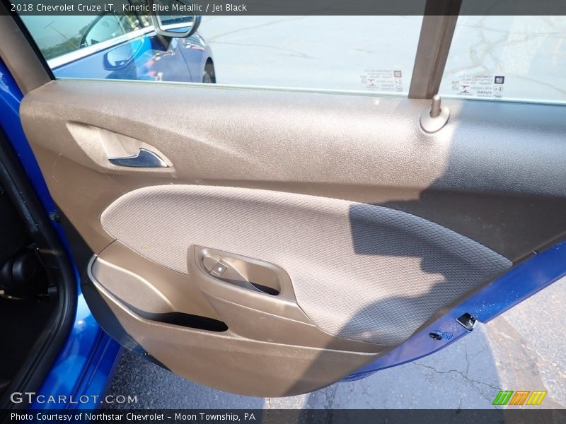 Kinetic Blue Metallic / Jet Black 2018 Chevrolet Cruze LT