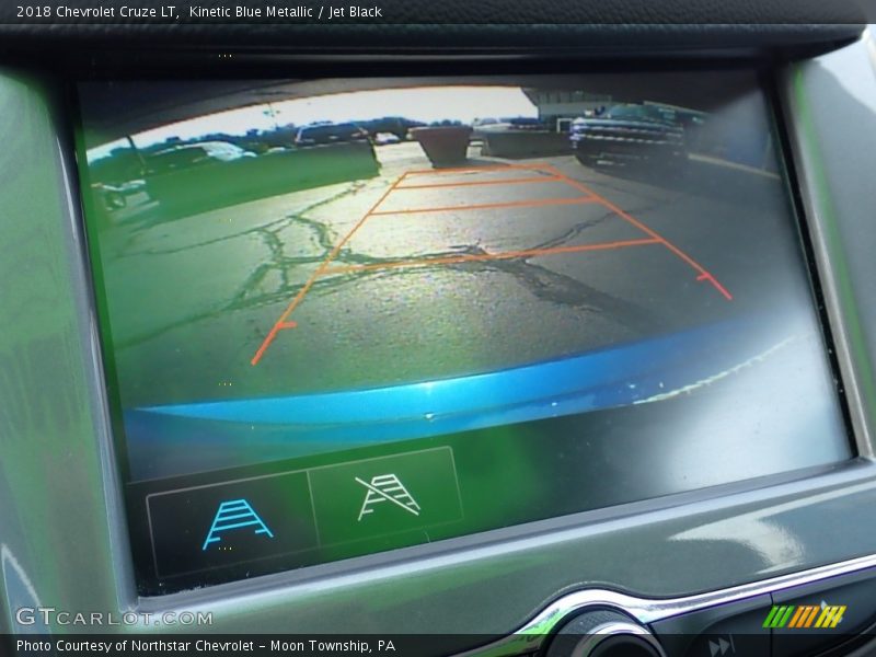 Kinetic Blue Metallic / Jet Black 2018 Chevrolet Cruze LT