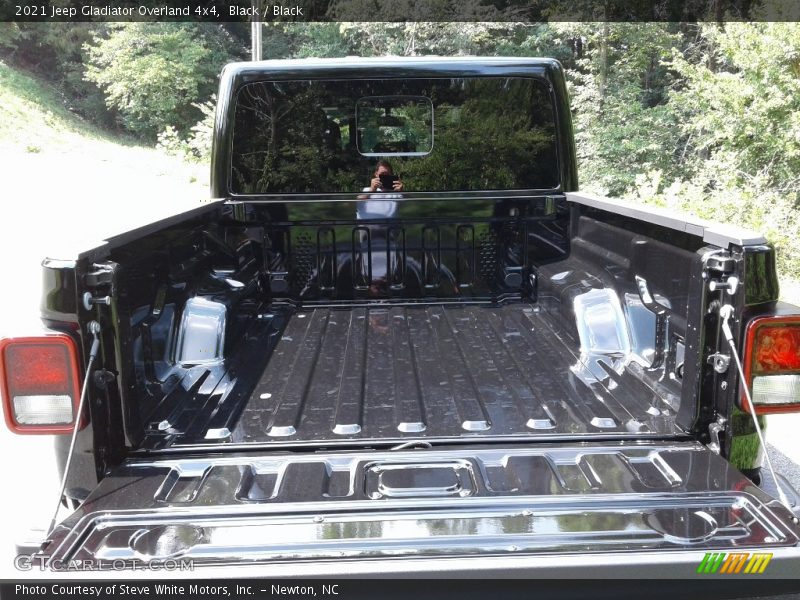 Black / Black 2021 Jeep Gladiator Overland 4x4