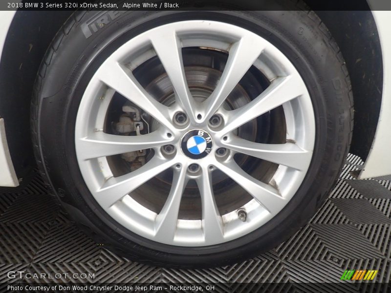 Alpine White / Black 2018 BMW 3 Series 320i xDrive Sedan