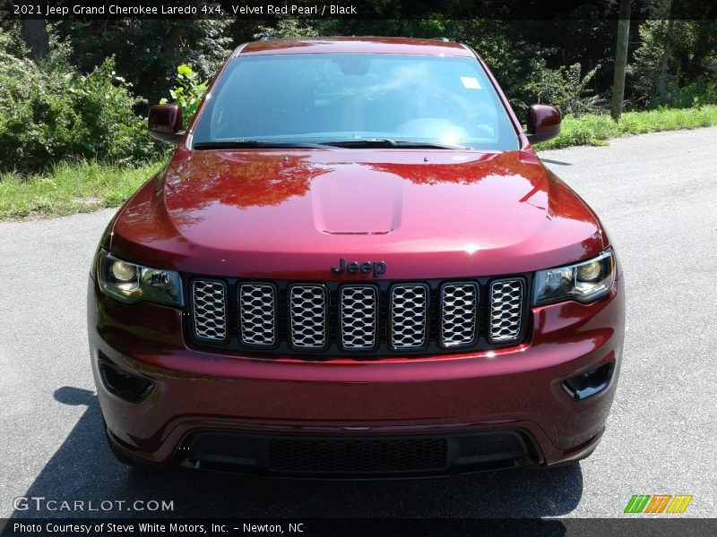 Velvet Red Pearl / Black 2021 Jeep Grand Cherokee Laredo 4x4