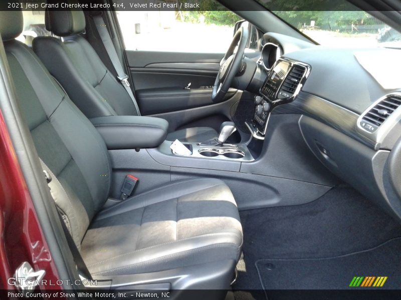 Velvet Red Pearl / Black 2021 Jeep Grand Cherokee Laredo 4x4