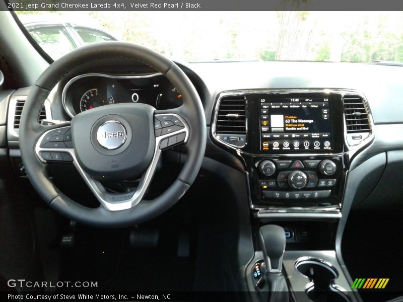 Velvet Red Pearl / Black 2021 Jeep Grand Cherokee Laredo 4x4