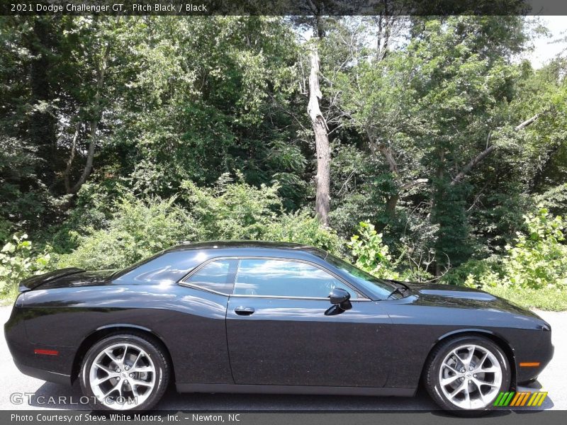  2021 Challenger GT Pitch Black