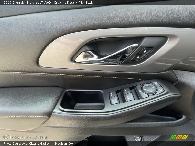 Graphite Metallic / Jet Black 2019 Chevrolet Traverse LT AWD