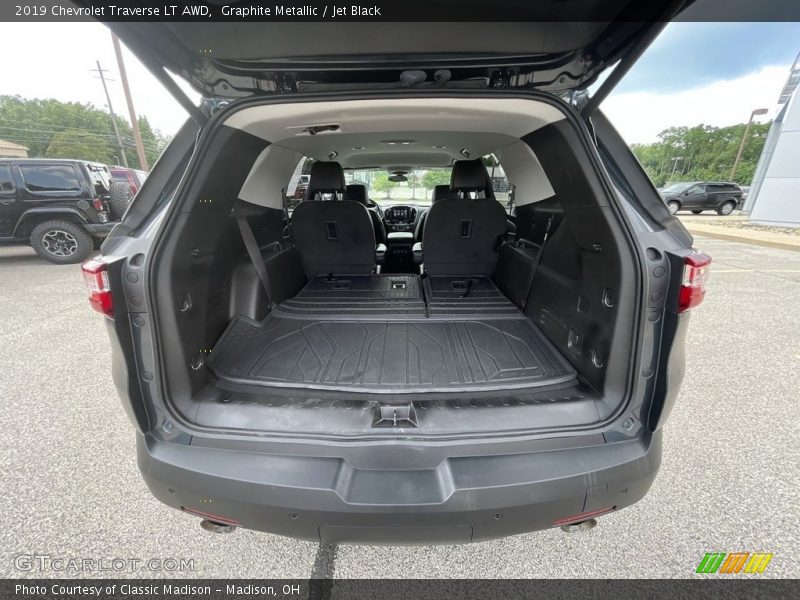 Graphite Metallic / Jet Black 2019 Chevrolet Traverse LT AWD