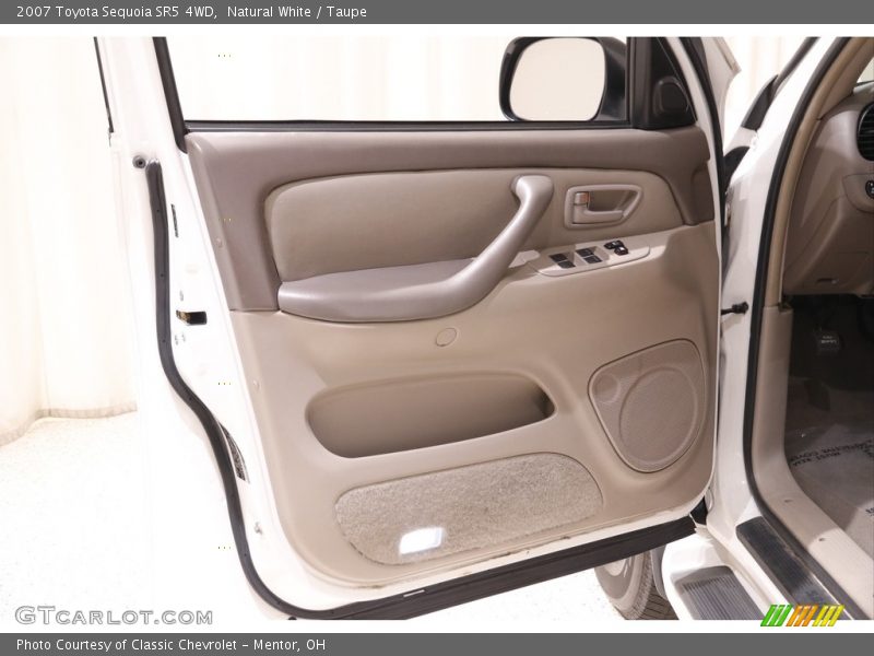 Natural White / Taupe 2007 Toyota Sequoia SR5 4WD