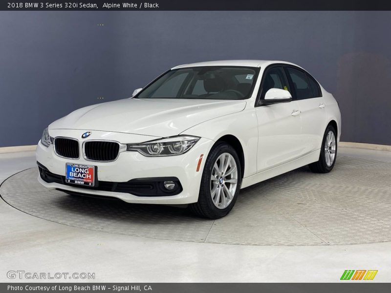 Alpine White / Black 2018 BMW 3 Series 320i Sedan