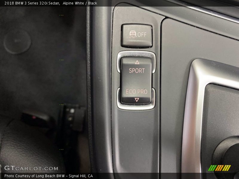 Alpine White / Black 2018 BMW 3 Series 320i Sedan
