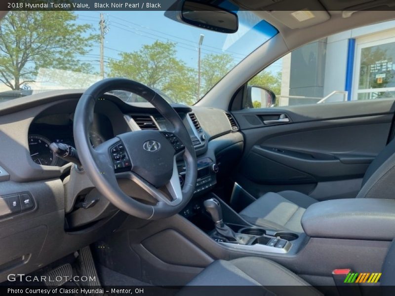 Black Noir Pearl / Black 2018 Hyundai Tucson Value