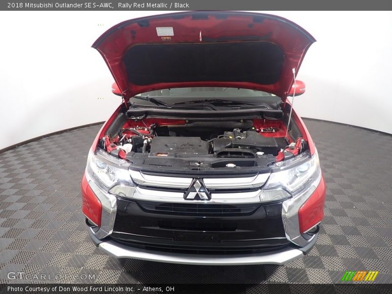 Rally Red Metallic / Black 2018 Mitsubishi Outlander SE S-AWC