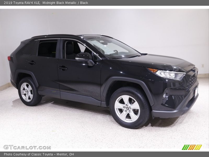 Midnight Black Metallic / Black 2019 Toyota RAV4 XLE