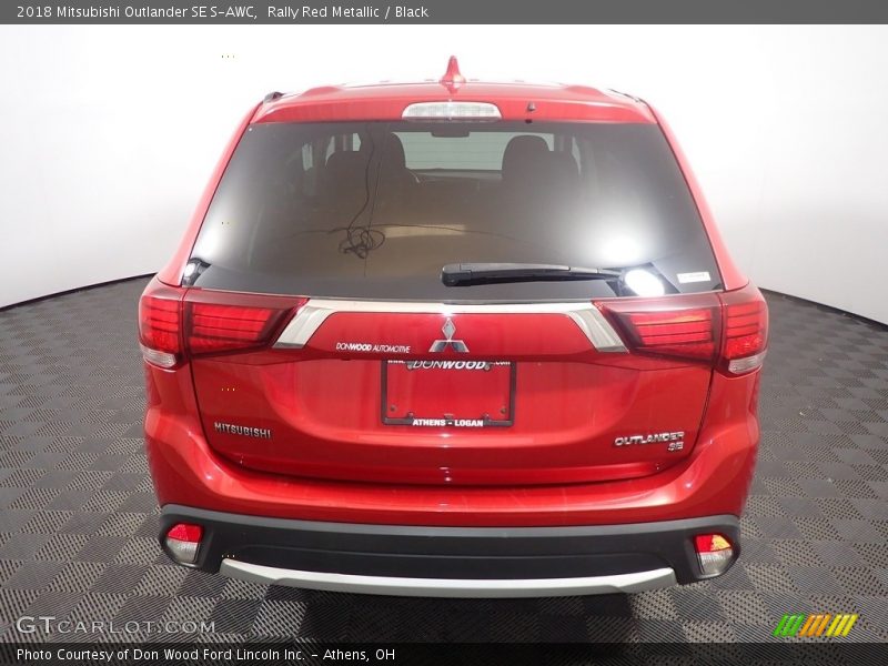 Rally Red Metallic / Black 2018 Mitsubishi Outlander SE S-AWC