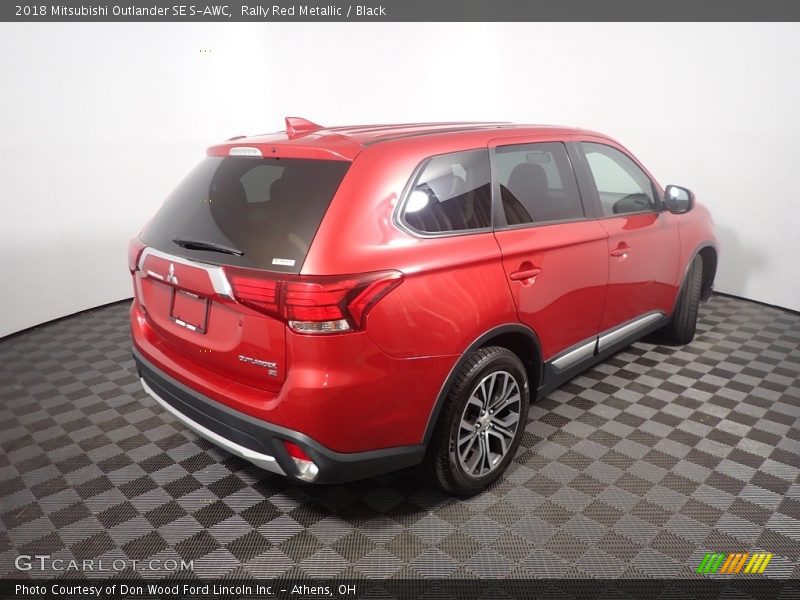 Rally Red Metallic / Black 2018 Mitsubishi Outlander SE S-AWC