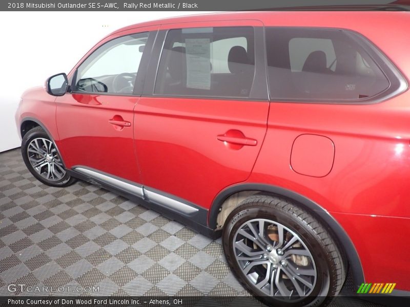 Rally Red Metallic / Black 2018 Mitsubishi Outlander SE S-AWC