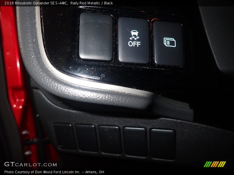 Rally Red Metallic / Black 2018 Mitsubishi Outlander SE S-AWC
