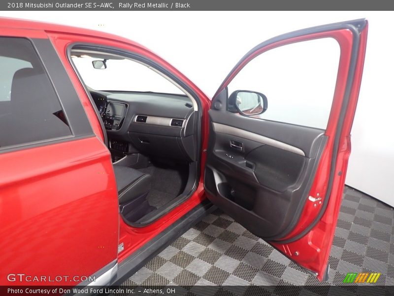 Rally Red Metallic / Black 2018 Mitsubishi Outlander SE S-AWC