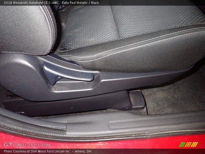 Rally Red Metallic / Black 2018 Mitsubishi Outlander SE S-AWC