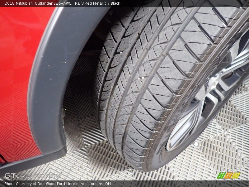 Rally Red Metallic / Black 2018 Mitsubishi Outlander SE S-AWC