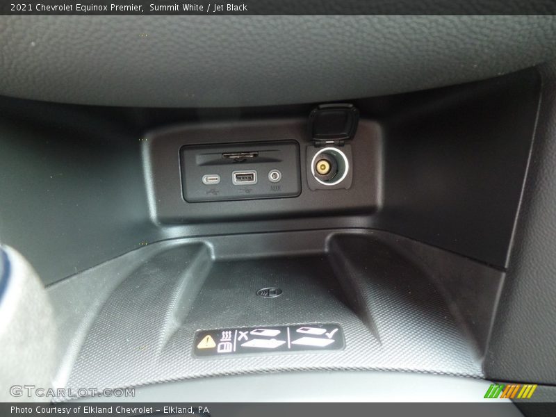 Summit White / Jet Black 2021 Chevrolet Equinox Premier