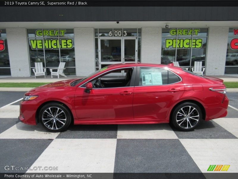 Supersonic Red / Black 2019 Toyota Camry SE